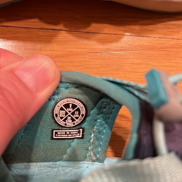 KEEN boys moxie sandals in turquoise size 1. - Picture 5 of 6